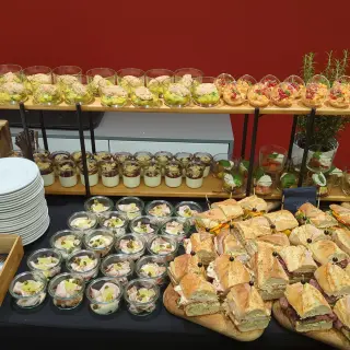 10 Stk gemischte Feinkostgl&auml;schen