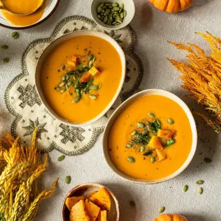 Kürbis-Kokos-Zitronengrasschaumsuppe